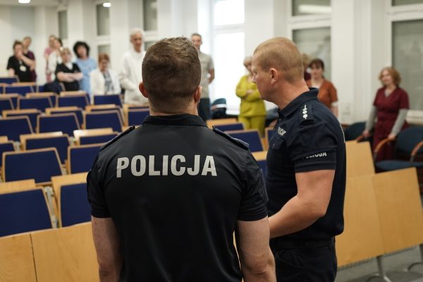 Policjanci z KWP Kielce medykom z ŚCO (1)