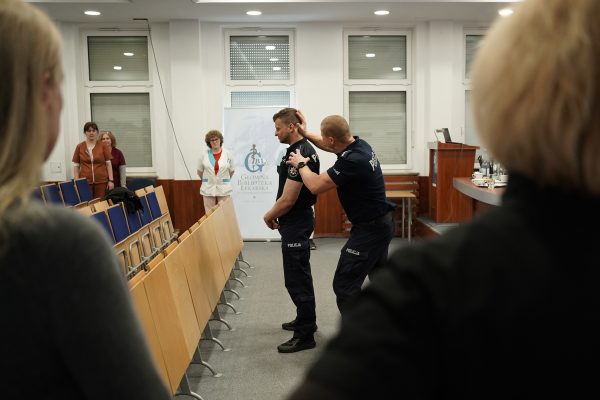 Policjanci z KWP Kielce medykom z ┼ЪCO (8)