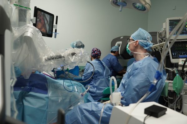 Ginekolodzy z ŚCO operują w asyście robota (6)