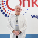 Dr Dariusz Kucharczyk - specjalista onkologii klinicznej i medycyny paliatywnej, badacz