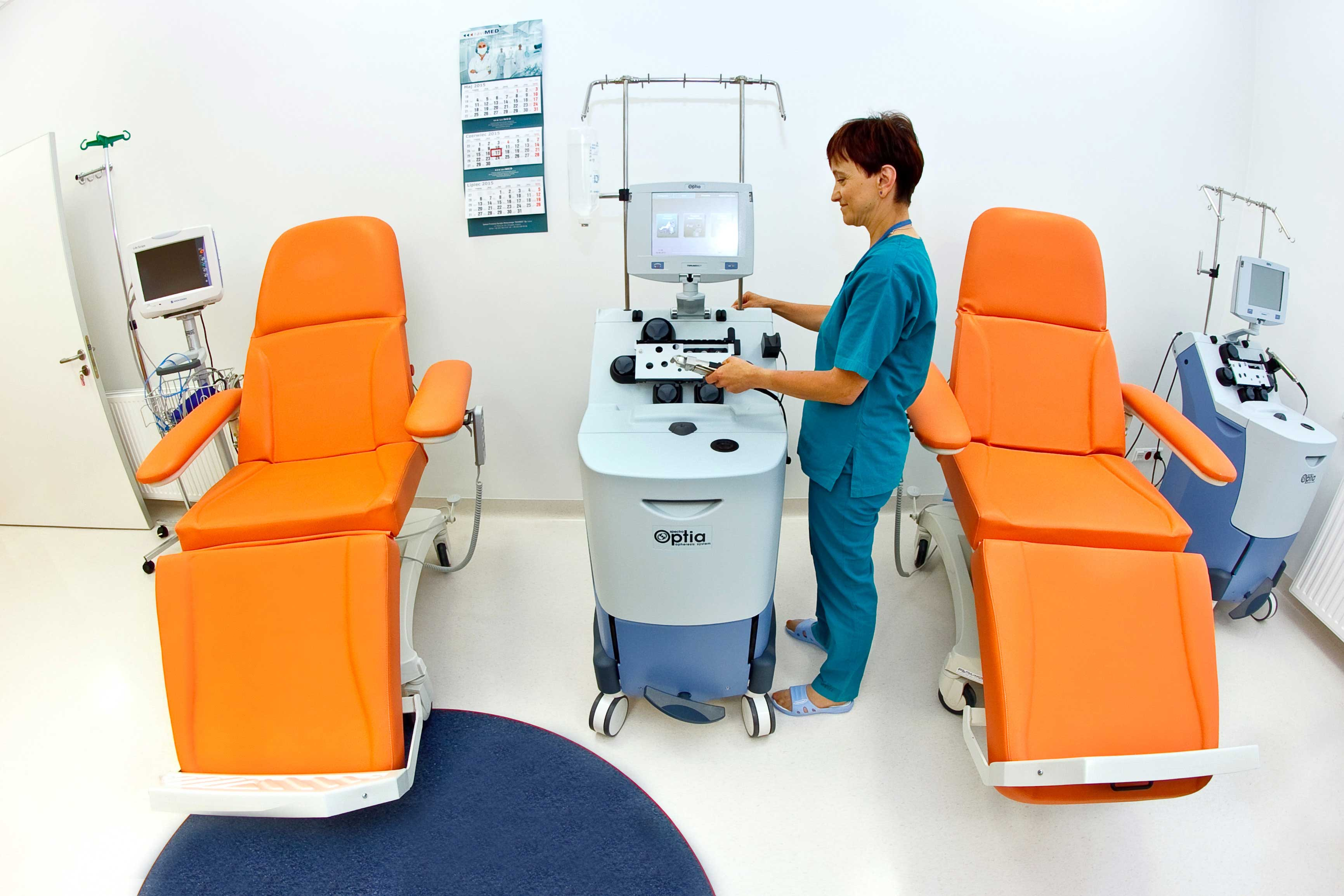 Klinka Onkohematologii - stanowiska, fotele do podawania leków dożylnych